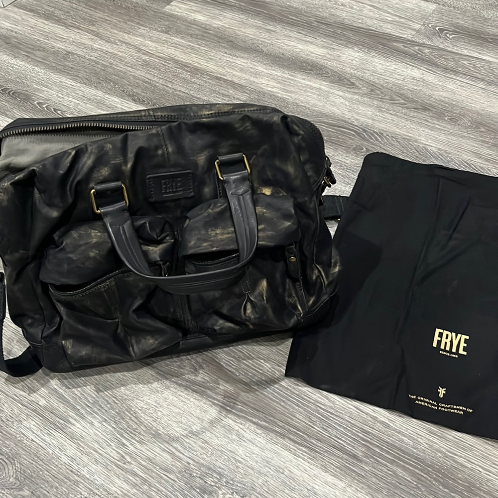 🔥Like NEW Firm Price Frye Scout Metallic Overnight Duffle Crossbody Handbag